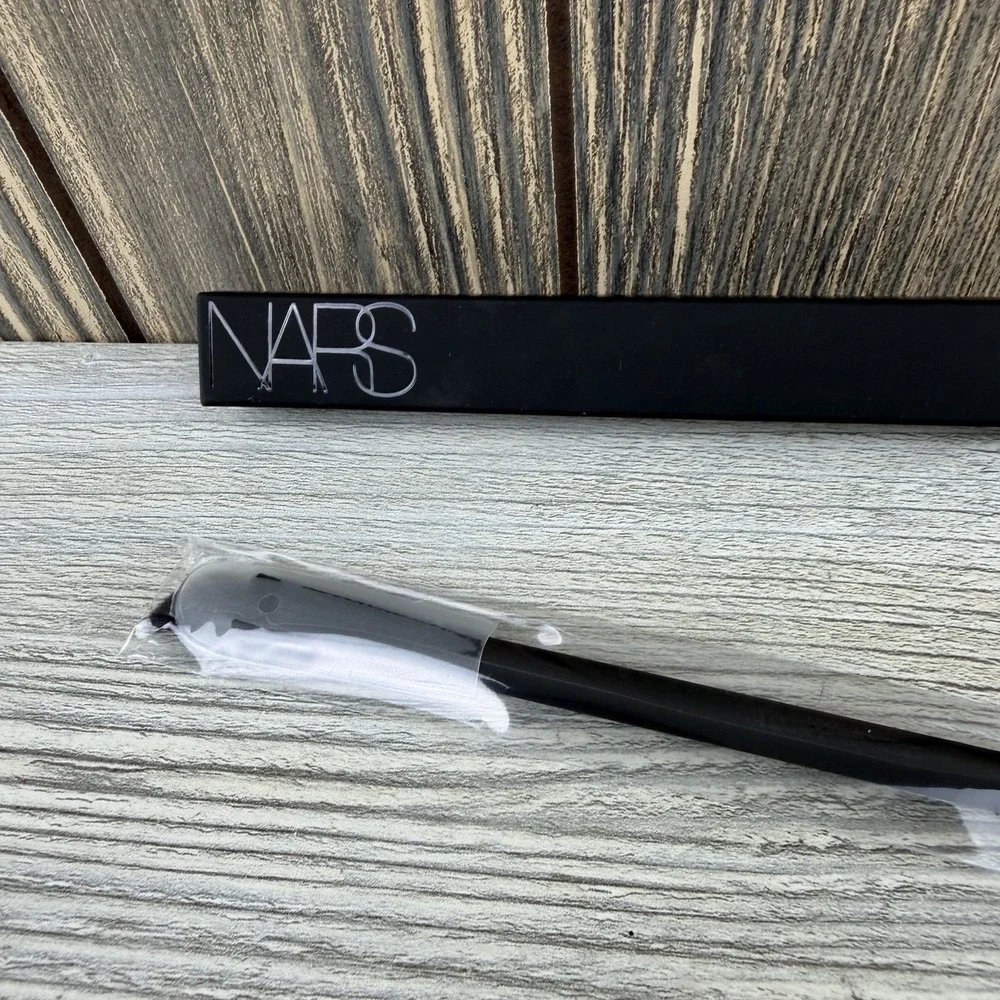 NARS Kudoki Kabuki Brush Limited Edition Makeup Brush New In Box Authentic